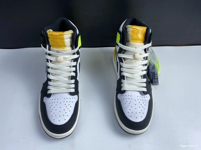 1 AIR RETRO OG 'VOLT GOLD' JORDAN HIGH 555088-118 0524